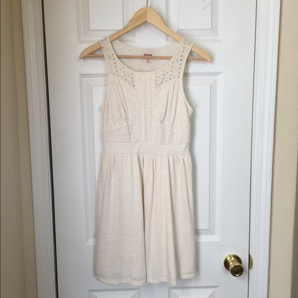 Lace Detail Dress - Picture 2 of 7